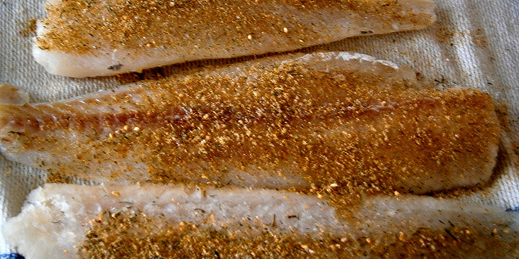 "Aztécká"ryba v solamylové kůrce (posypeme kořením)