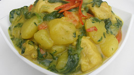 Bramborové curry se špenátem