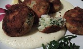 Fish cakes (rybí karbanátky) (na obrázku s  polentovou kaší a mořskou trávou)