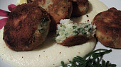 Fish cakes (rybí karbanátky) (na obrázku s  polentovou kaší a mořskou trávou)