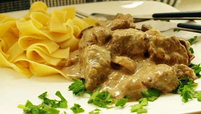 Hovězí ragú s bílým vínem a žampiony