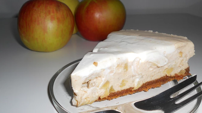 Jablečný cheesecake