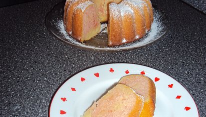 Jogurtová bábovka s pudinkem