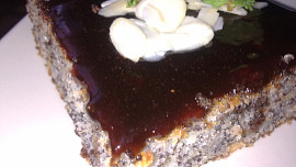 Lahodné řezy z máku a jablíček