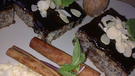 Lahodné řezy z máku a jablíček