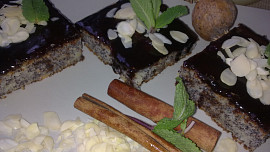 Lahodné řezy z máku a jablíček