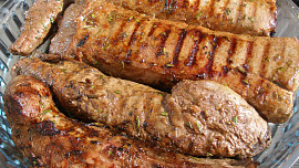 Marinované kančí panenky a hřbety