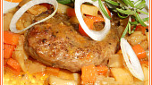 Mletý jelení steak se zeleninou
