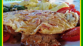Nedělní řízky utajené v omeletách, detail...