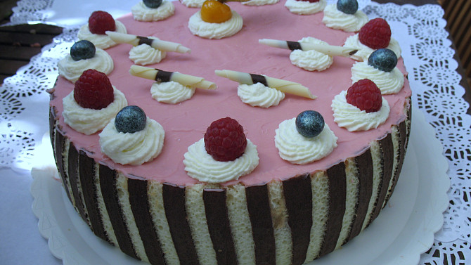 Pěnový dort z malin a bílé čokolády (malinová pěna & pěna z bílé čokolády)