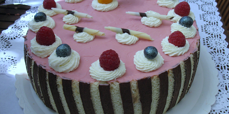 Pěnový dort z malin a bílé čokolády (malinová pěna & pěna z bílé čokolády)