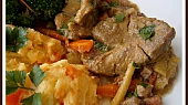Pikantní "býčí" delikatesa se šťouchanými bramborami
