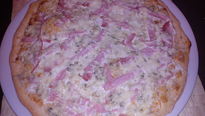 Rychlá pizza "domácí" sýrová a chorizo, pizza od Isindy