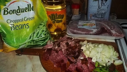 Uzené maso ve fazolkách-rychlé a jednoduché, ingredience...