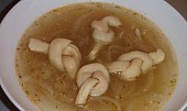 Uzlíky do polévky (v cibulačke)