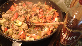 Barevná vepřová  panenka  v tortillách