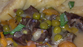 Vepřová srdíčka  s hráškem a mrkví