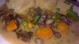 Vepřová srdíčka  s hráškem a mrkví