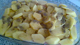 Zapékané brambory s  pangasem a čínskou zeleninou