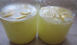 Zázvorová limonáda z čerstvého zázvoru