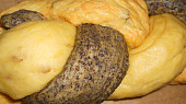 Trojbarevný mazanec