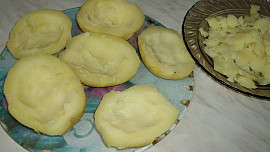 Bramborové lodičky s makrelou