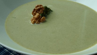 Brokolicový krém s vlašskými ořechy