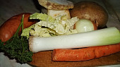 Buřtíková polévka s celerem a hlívou ústřičnou, ingredience...