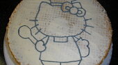 Dort Hello Kitty (obrysy obtáhnem krémem obarveným na černo)