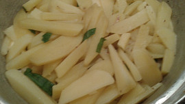 Houby zapečené v bylinkovém jogurtu