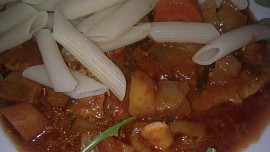 Jemné dušené vepřové  a králičí maso na zelenině podle italského receptu