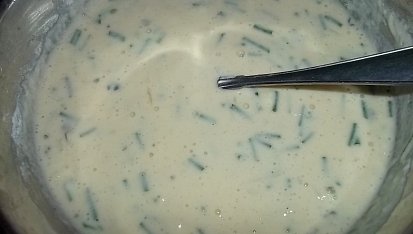 Kopřivačka-polévka pro zdraví, připravené těstíčko...