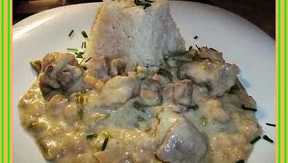 Krkovička s  fazolkami a fazolemi na smetaně