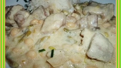 Krkovička s  fazolkami a fazolemi na smetaně, detail...