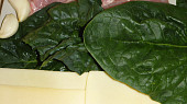 Kuřecí řízky s mangoldem, sýrem a česnekem