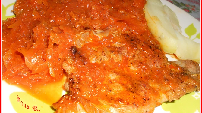 Kuřecí steak s rajským kysaným zelím