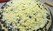 Kynutý borůvkový koláč od Tejajky - CRISP (vrstvy na koláči připravené)