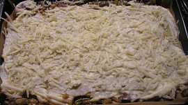 Lasagne s masem a lilkem