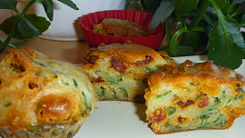 Medvědí muffiny s klobásou