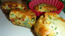 Medvědí muffiny s klobásou