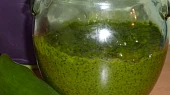 Pesto z medvědího česneku se sušenými rajčaty