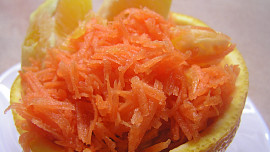 Mrkvový salát s pomerančem