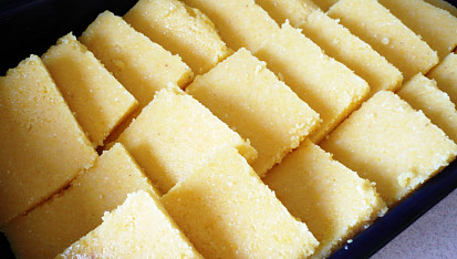 Polenta zapečená s rajčatovou omáčkou