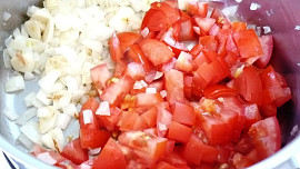 Polenta zapečená s rajčatovou omáčkou