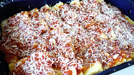 Polenta zapečená s rajčatovou omáčkou