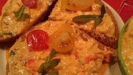 Pomazánka „Plamen“ ze sýrů a zeleniny