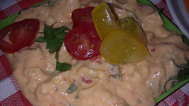 Pomazánka „Plamen“ ze sýrů a zeleniny