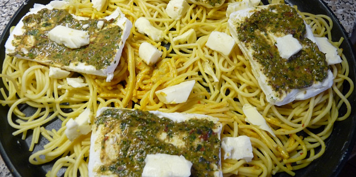 Přírodní šmakoun zapečený se špagetami v MW (sýry na špagetách)