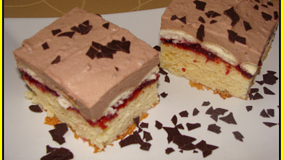 Tvarohovo-brusinkový  řez
