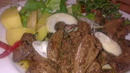 Vepřové restované  játrové nudličky v jemné marinádě